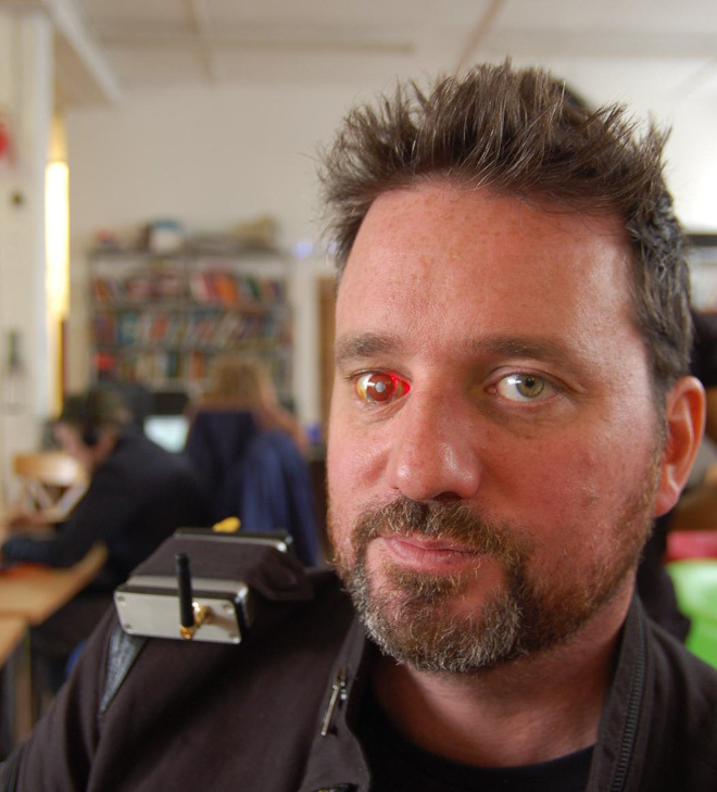 안구-카메라를-적극-활용하는-롭 스펜스