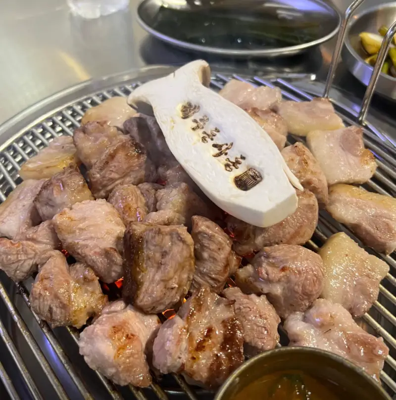 돈사돈-신현리점-돼지고기구이