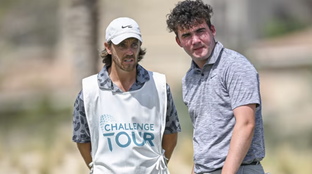 캐디를 맡은 토미 플리트우드 (출처 : PGA)