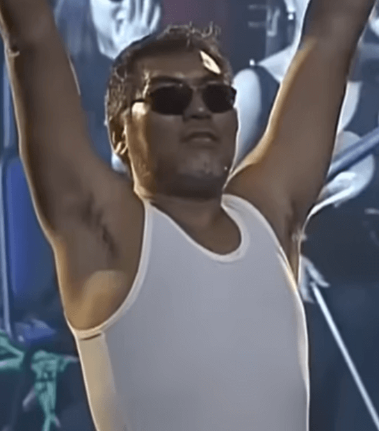 선글라스 낀 나훈아