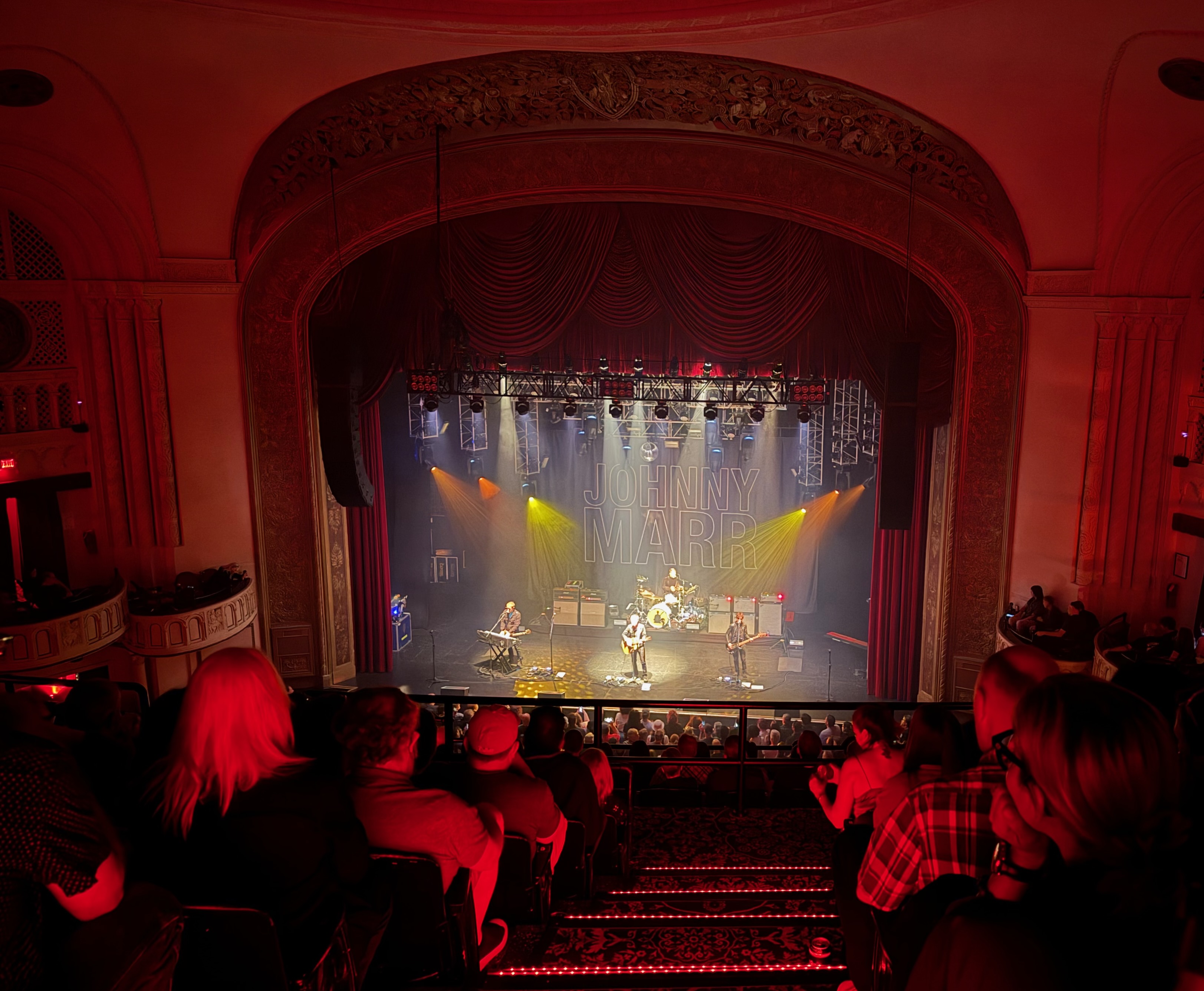 iPhone 17 Pro-night-sample-1