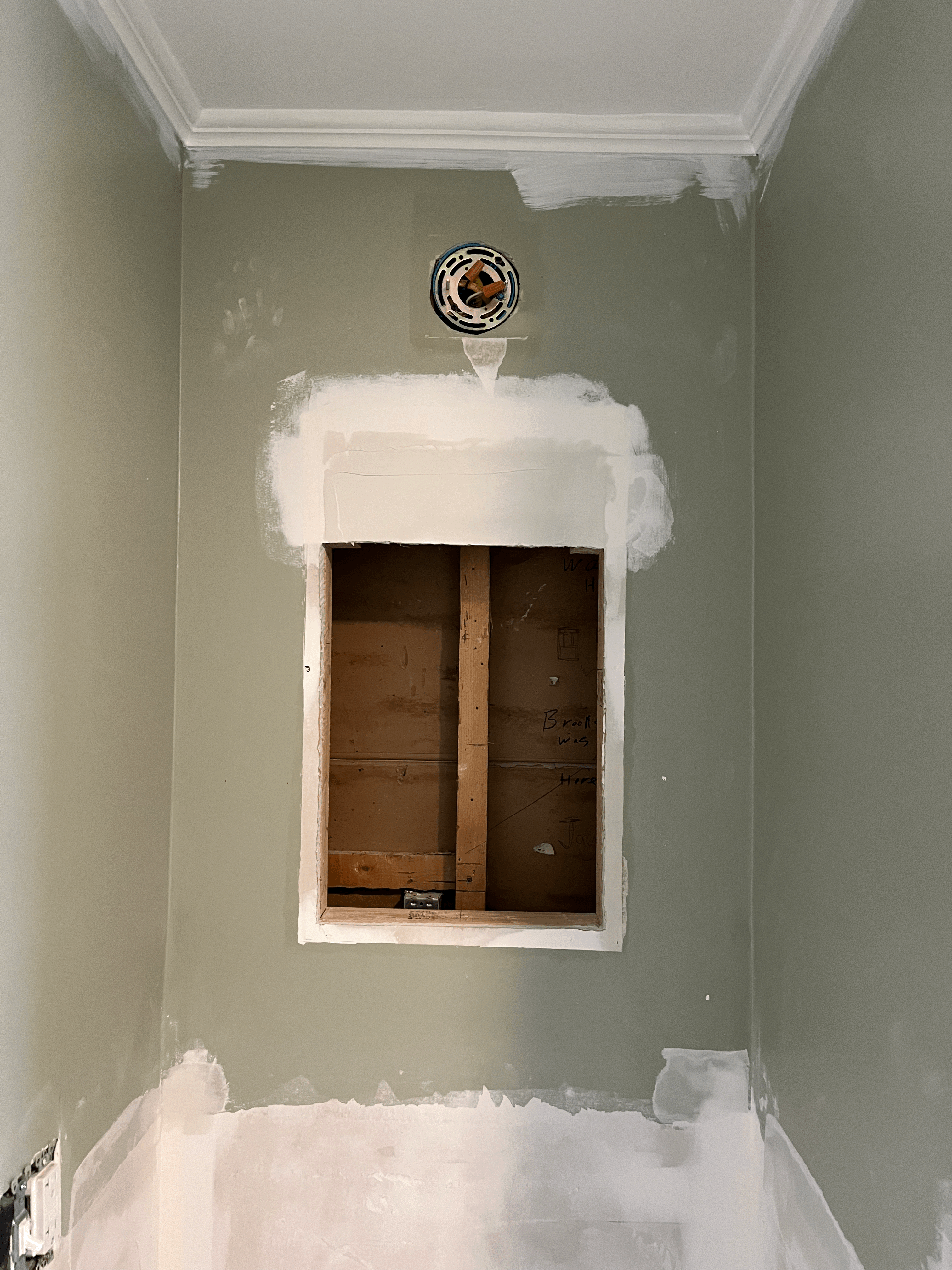 how-to-adjust-medicine-cabinet-opening-size
