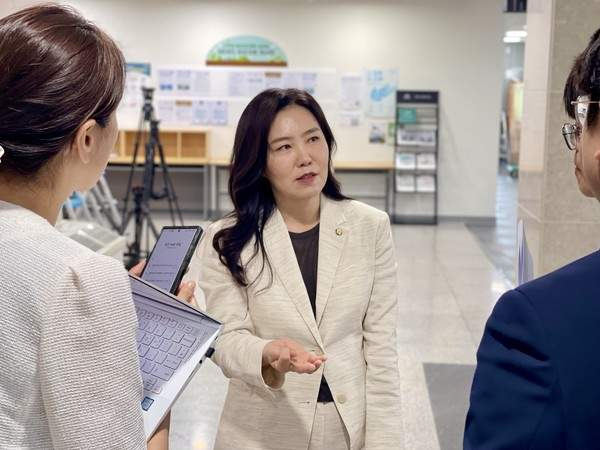강유정 국회의원 프로필 나이