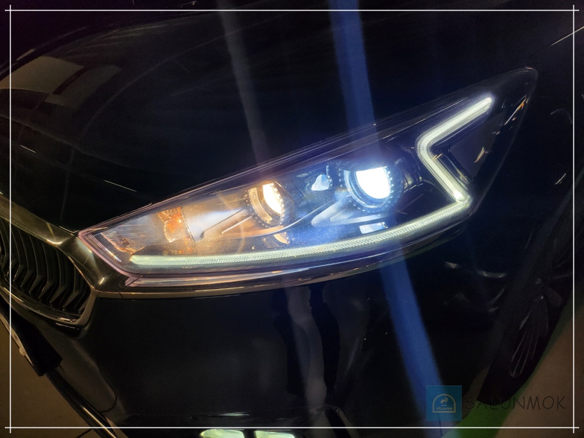 k7-전조등-켜진-사진