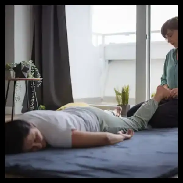 틈틈이 스트레칭 & 운동하기