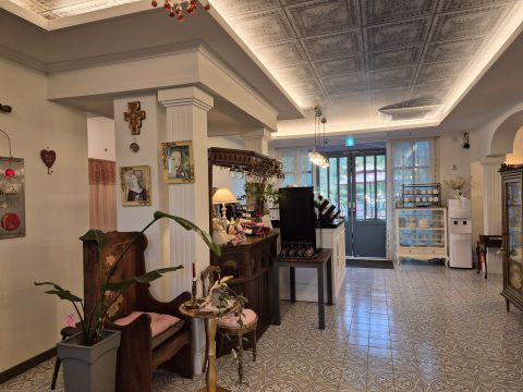 안나로싸 문을 들어가면 요런 공간이 보여요~