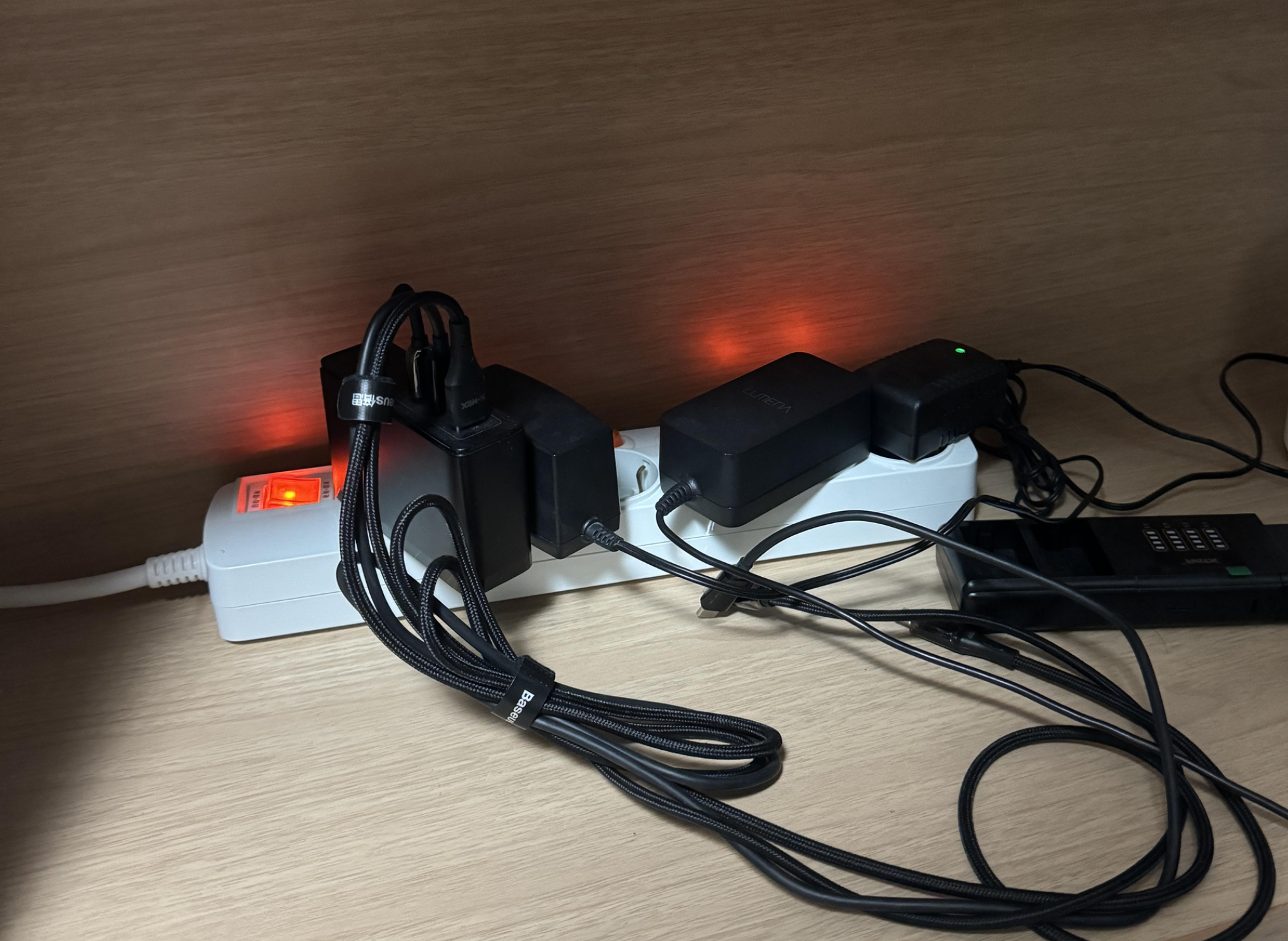 멀티탭 고속 USB-C PD 충전기 정리 이미지 1