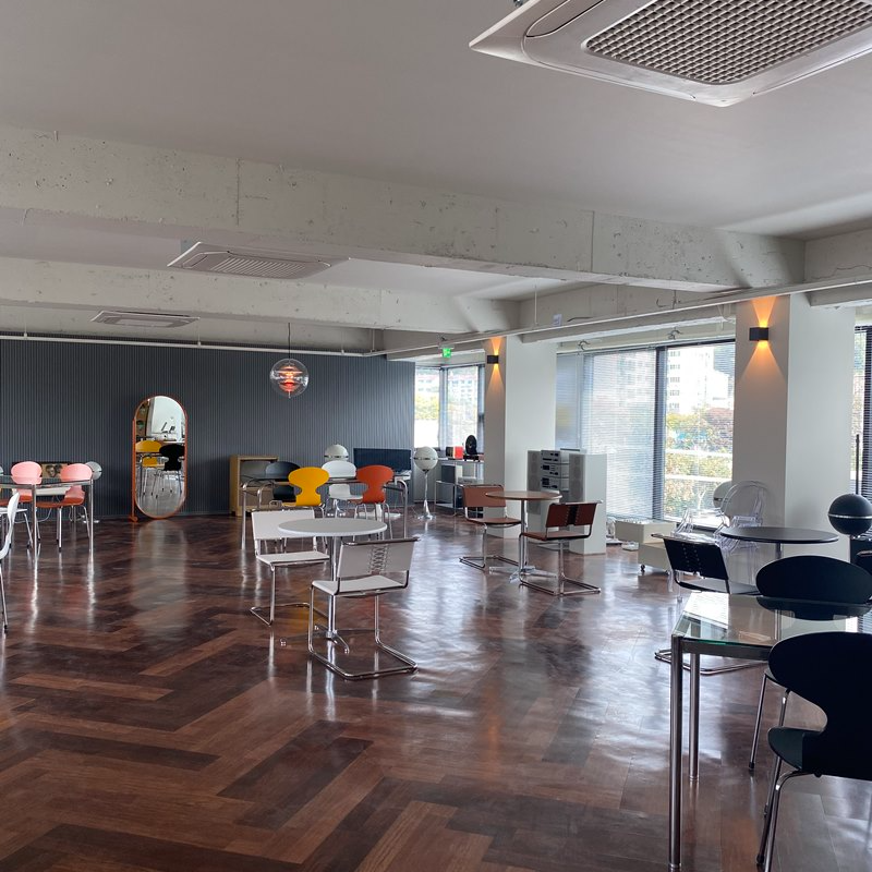 카페-전체적인-내부