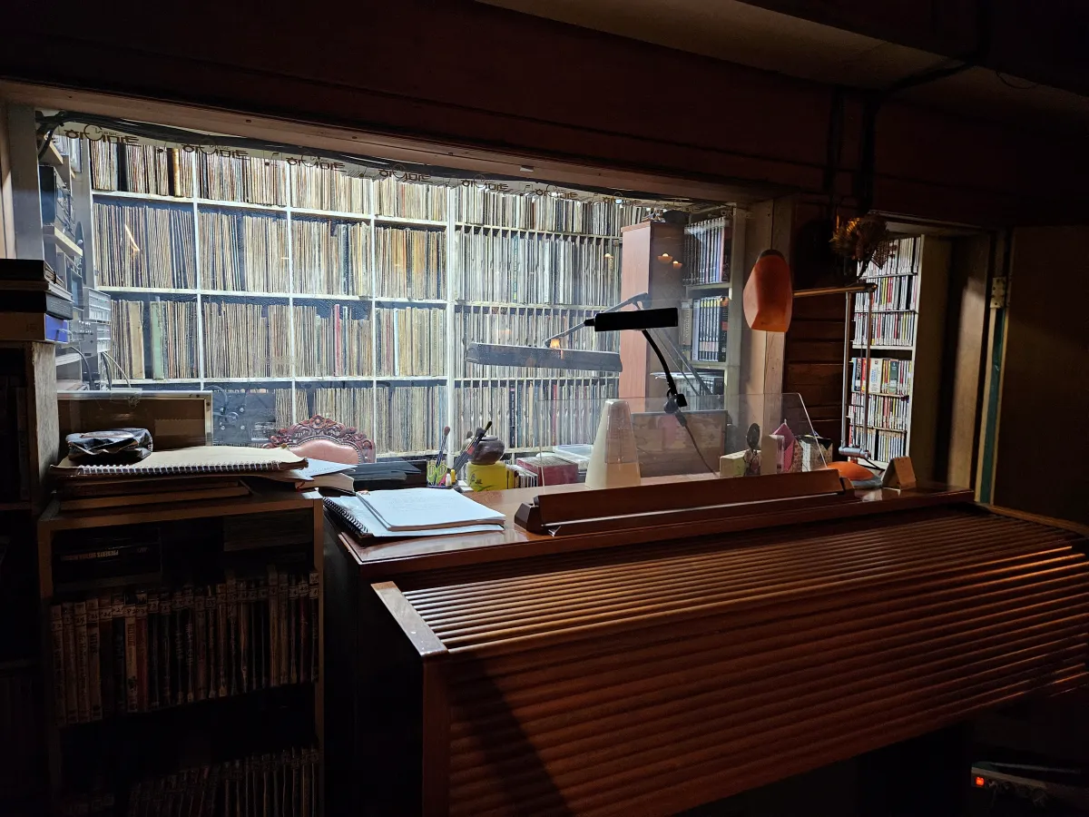 다방감성의-DJ부스