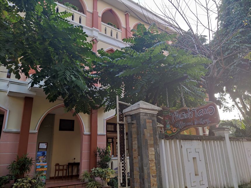다낭 안트엉 탄떰 커피 앤 베이커리 외관 입구