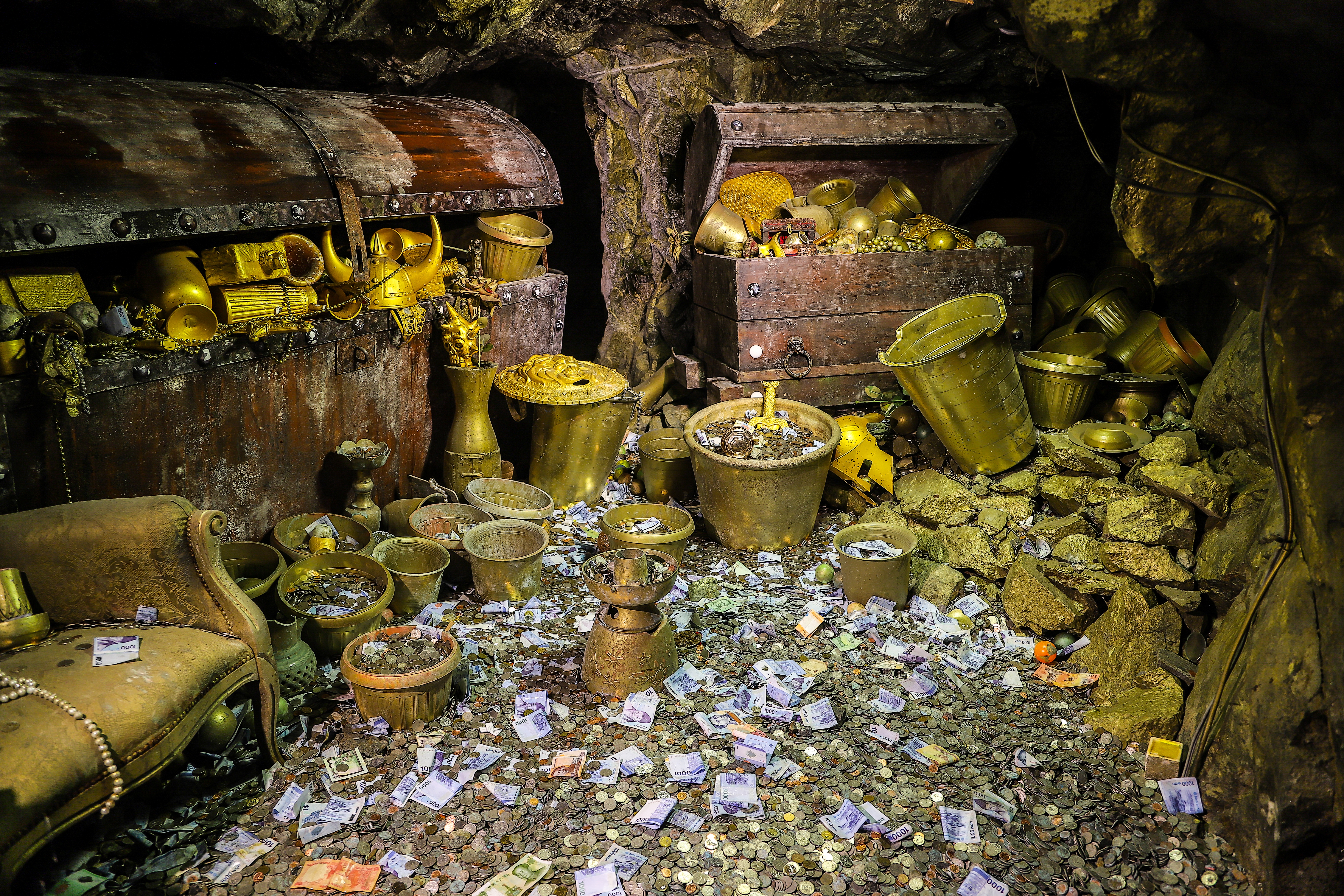 광명동굴, 금캐기