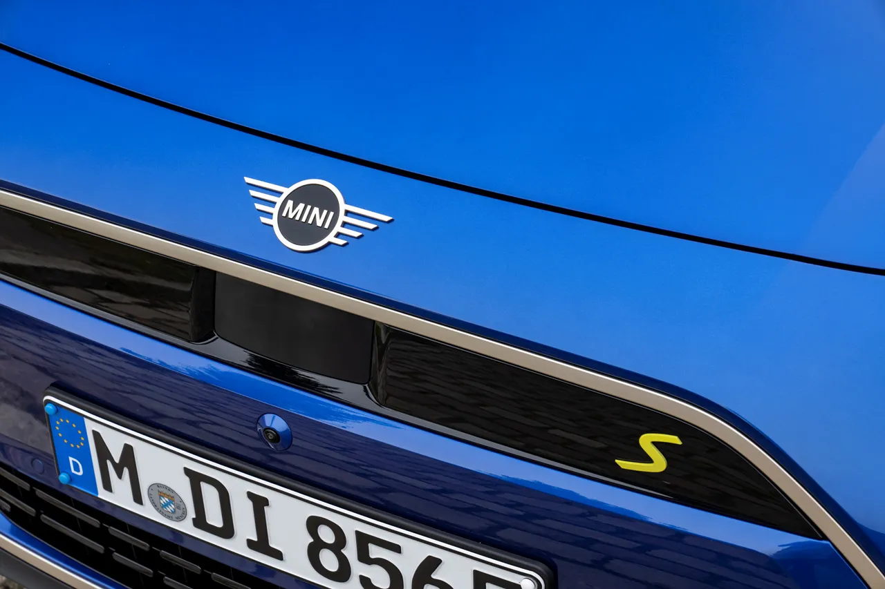 미니 해치백 SE 차량 이미지