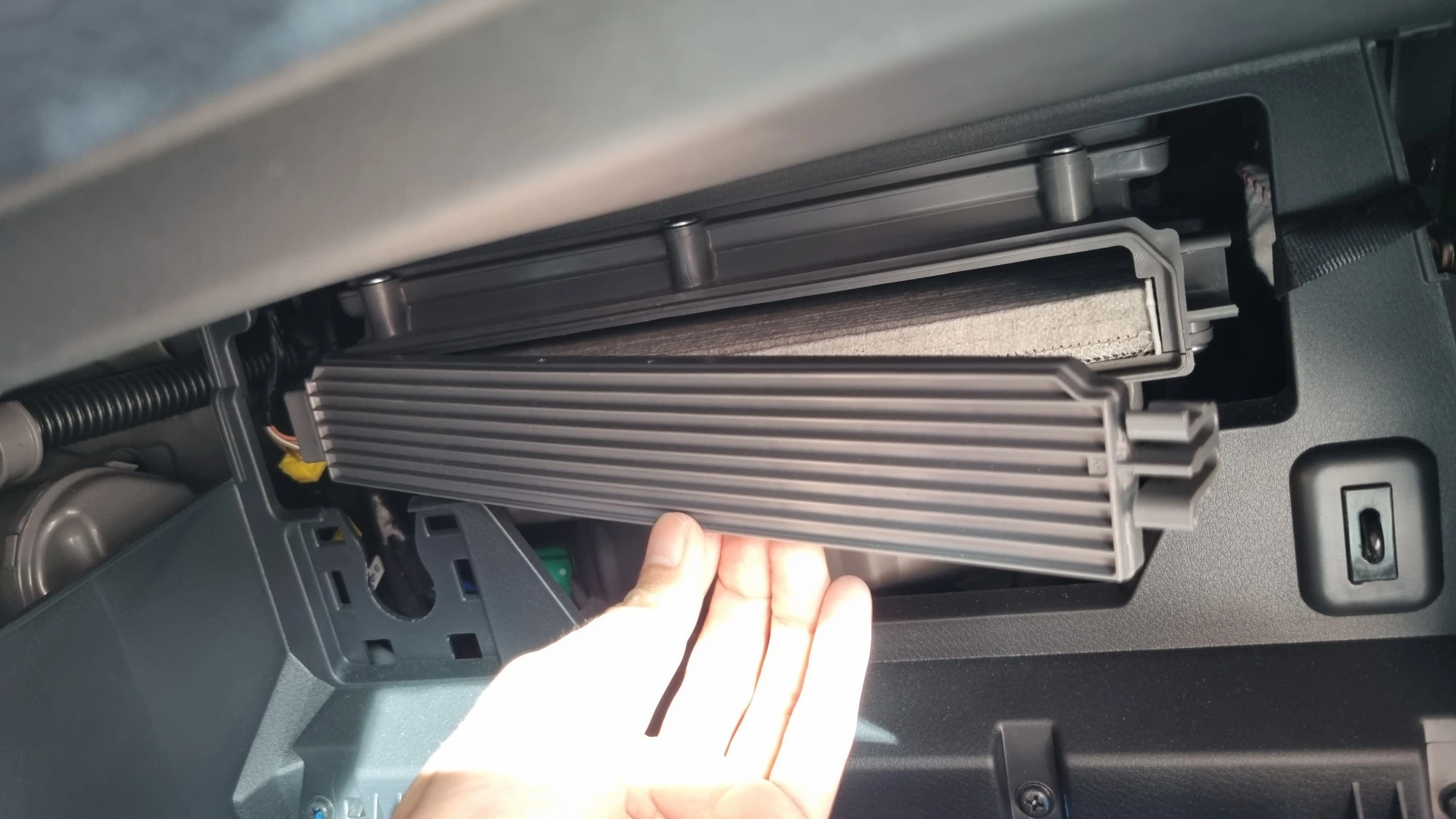 실내공기필터 커버 끼우는 방향