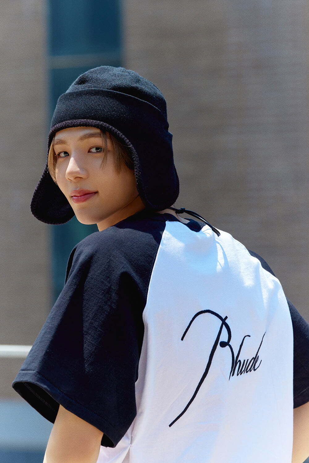 라이즈 쇼타로 뒤돌아보는 모습