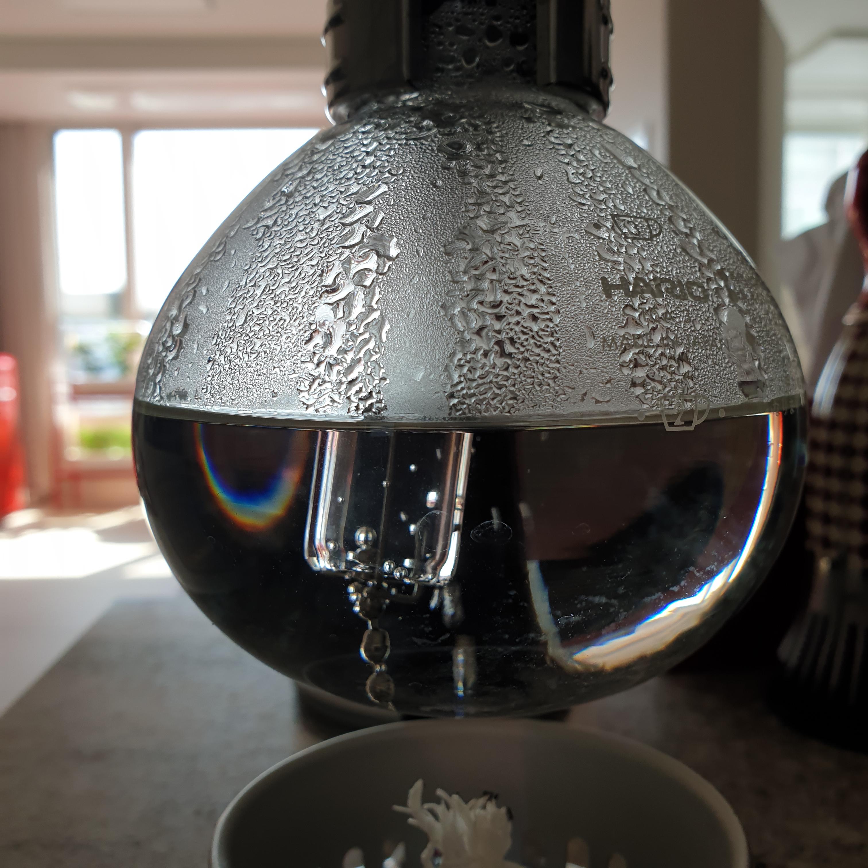 사이폰 아이스커피와 핫 커피 1인분 레시피: 중배전 원두 사용_아이스커피_기포 생성