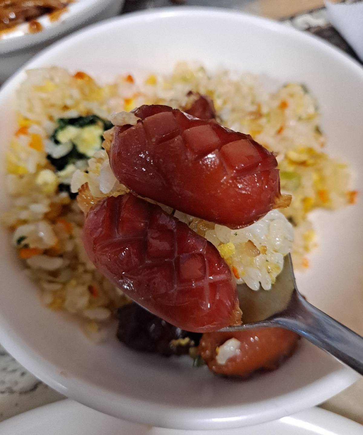 소세지2개 올린 볶음밥