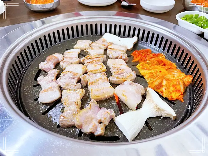 토요일은 밥이좋아 군포 당동 된장박이 삼겹살 맛집 생삼겹 통삼겹 된장에 넣어 숙성 나만 알고싶은 현지인 추천 토밥 좋아 방송정보