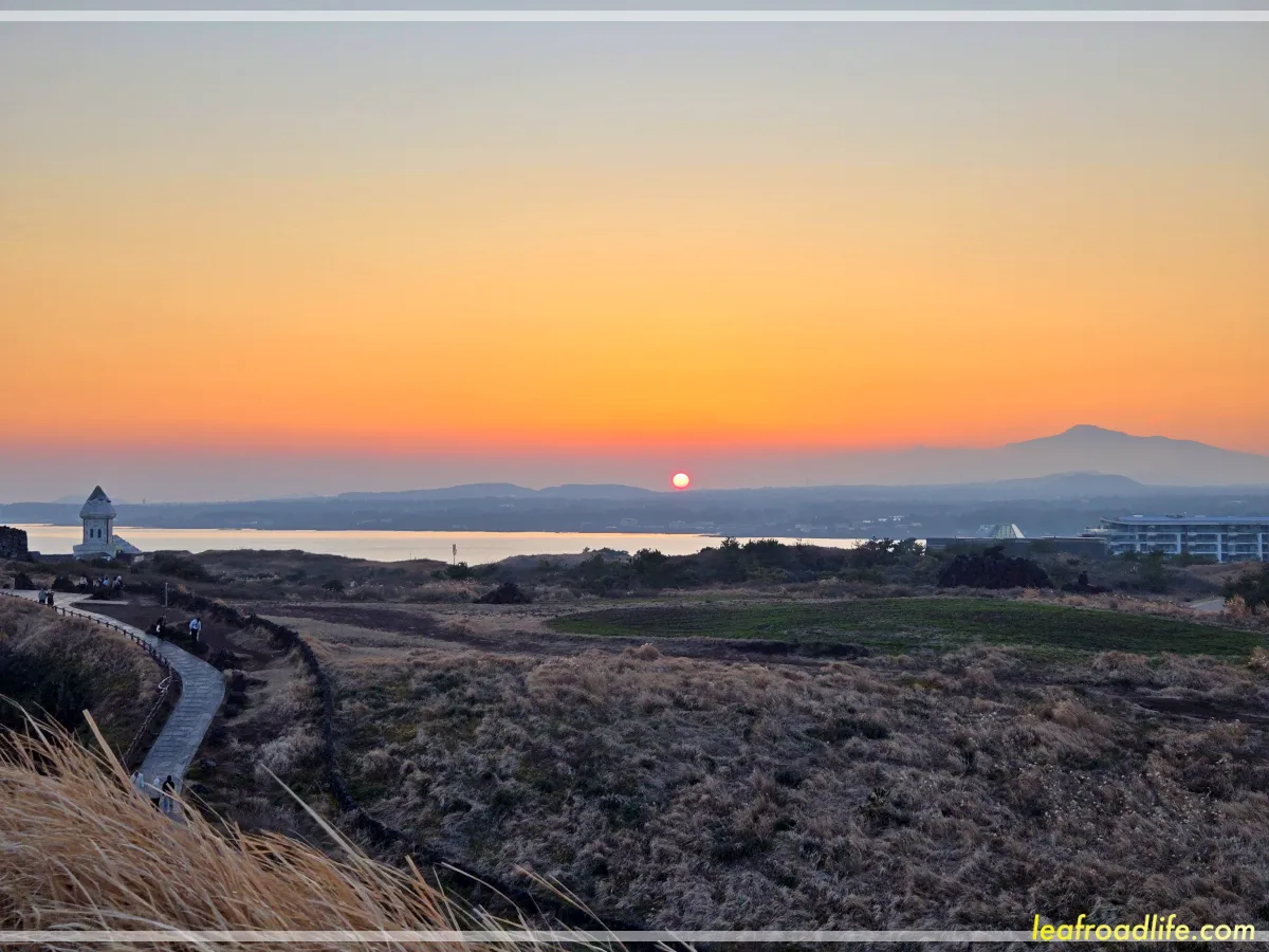 제주도-동쪽-섭지코지-노을과-해-떨어지는-모습