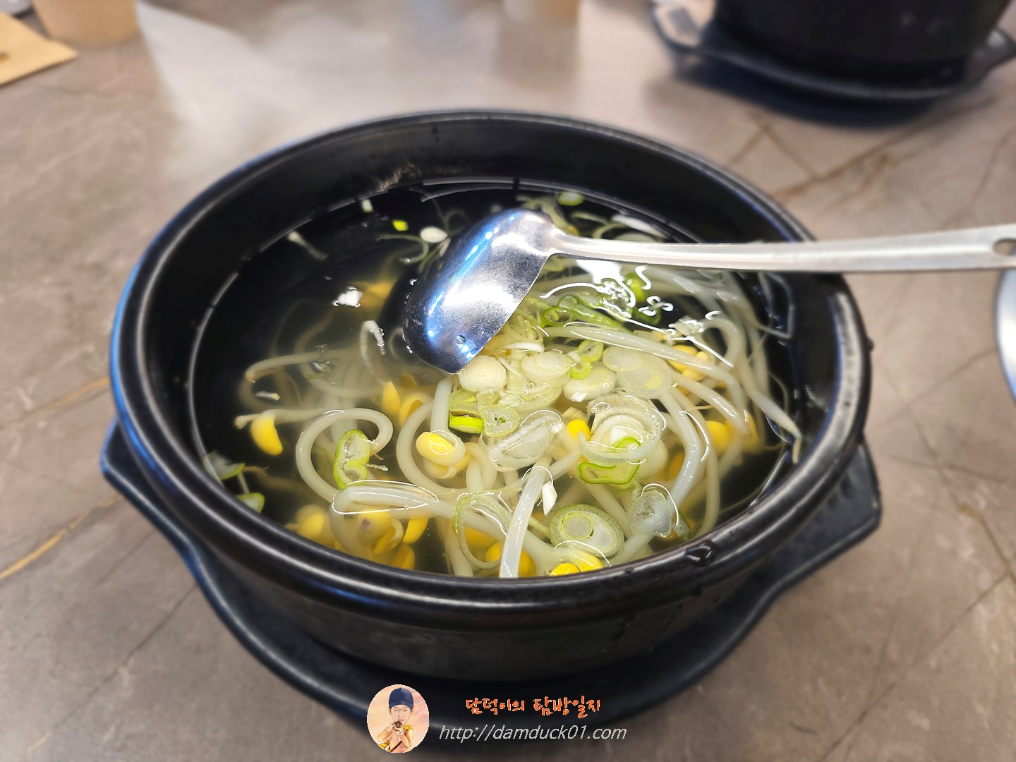 제육볶음 + 콩나물국 (밥무제한)