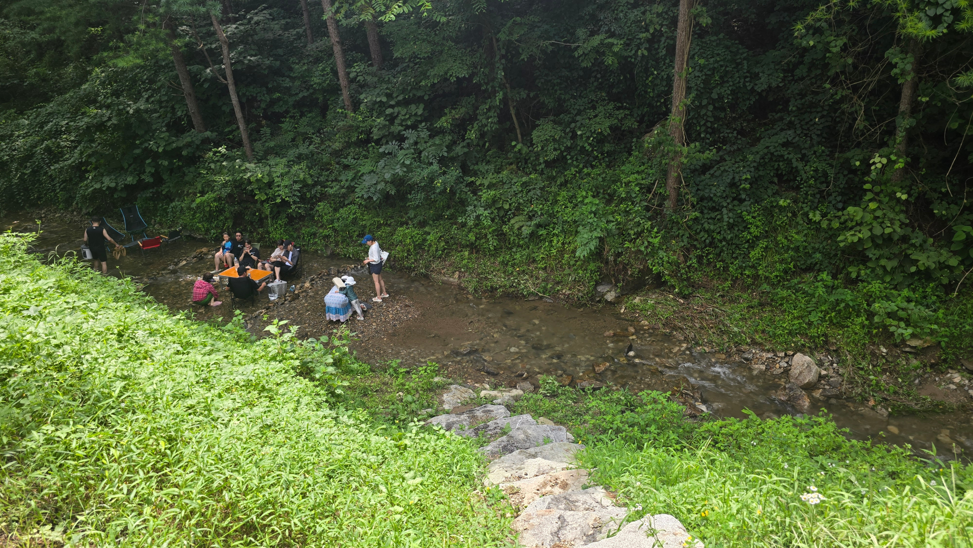 보기만해도 시원해 보이는 계곡 사진