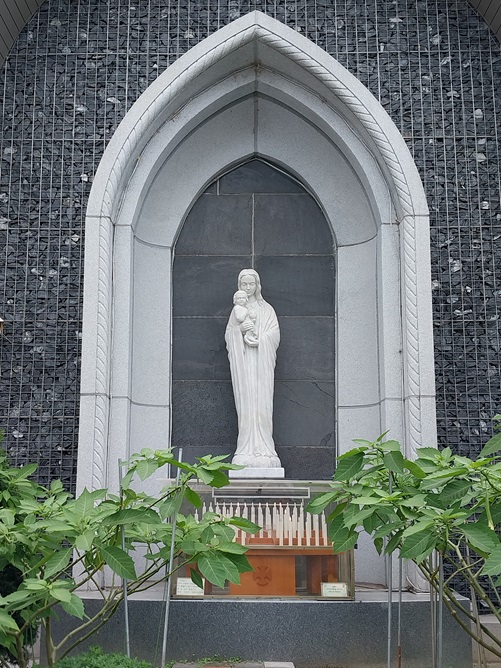 전주 숲정이성당 성모동산