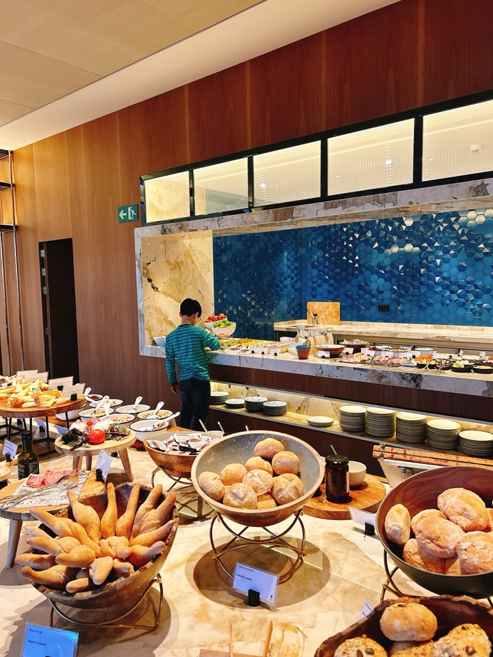 바르셀로나 인터컨티넨탈 호텔 조식 사진