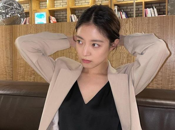 이세영 머리묶음
