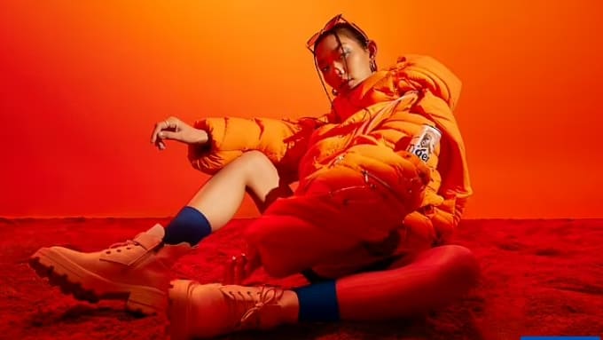 더운 여름 시원한 맥주로 작동하는 냉각 패딩 VIDEO: Tiger Beer reveals world's first puffer jacket powered by beer