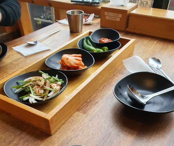 모려촌 기본 상차림