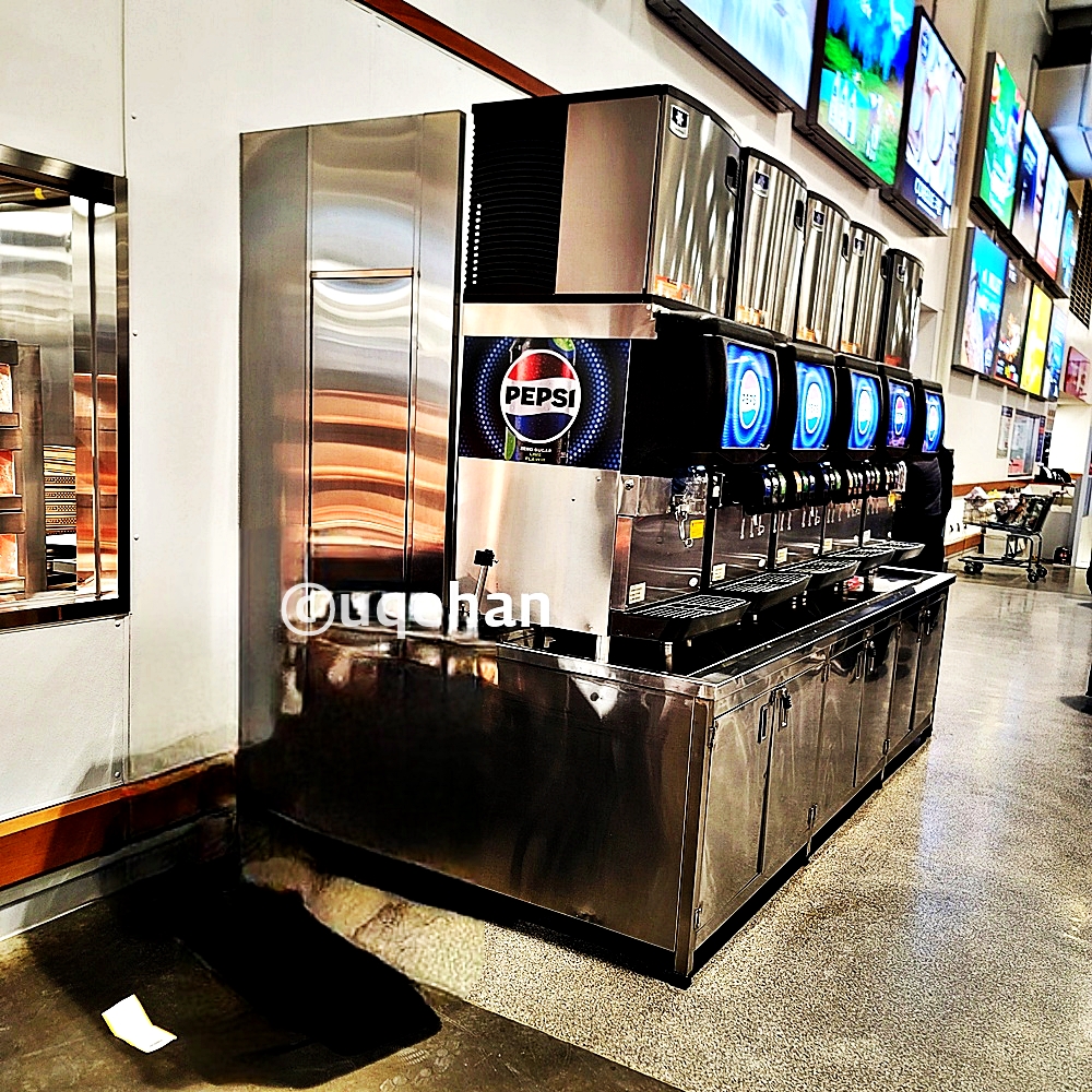 의정부 코스트코의 푸드코트에 음료를 리필해 먹을수 있는 공간이다.