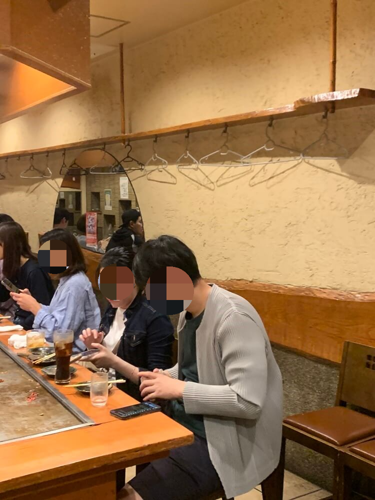 옷걸 수 있는 공간과 옷걸이