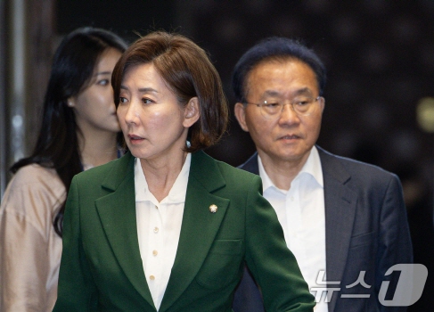 나경원 국회의원 프로필 빠루사건 나이 남편 김재호