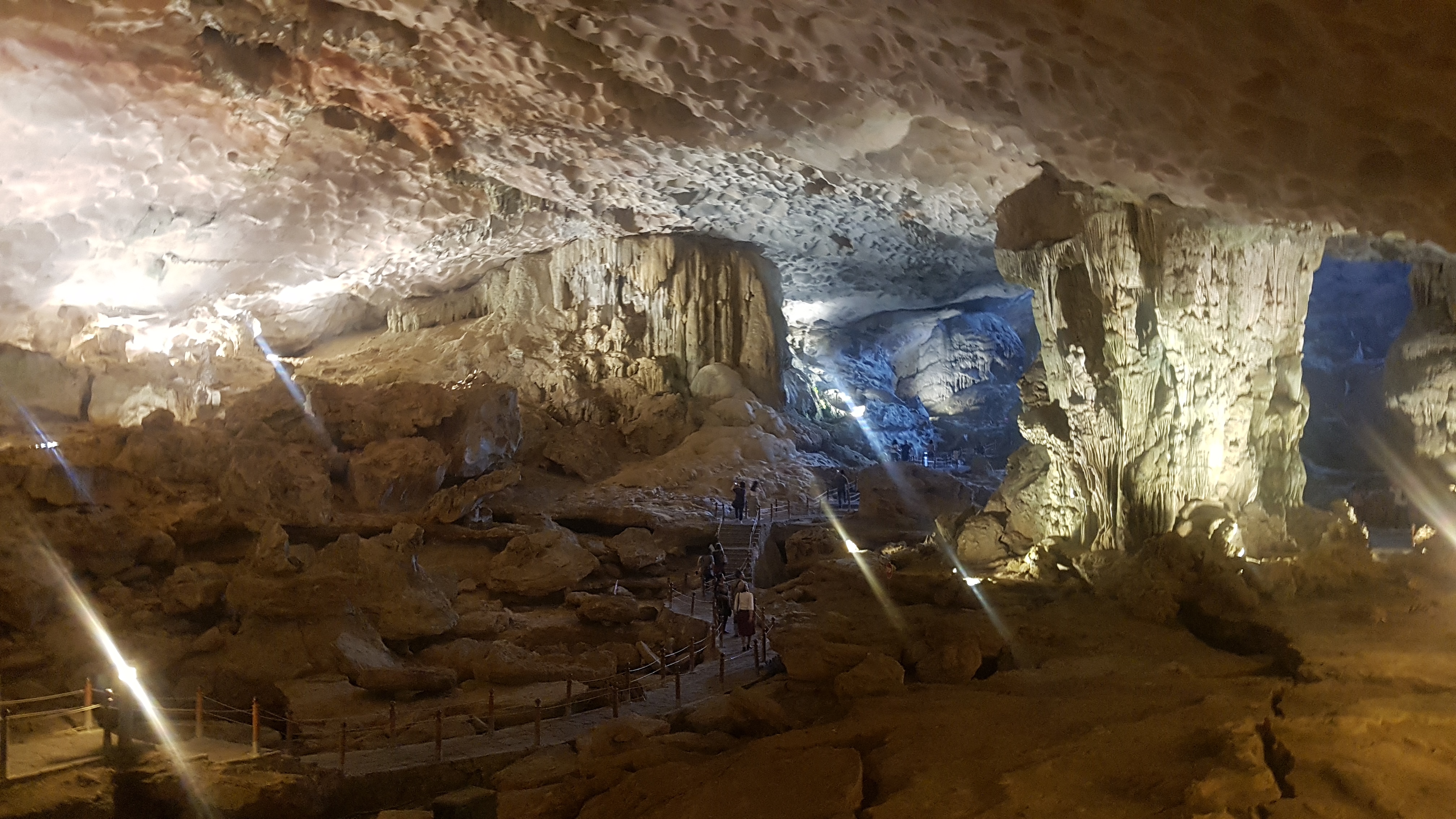 하롱베이 티탑비치