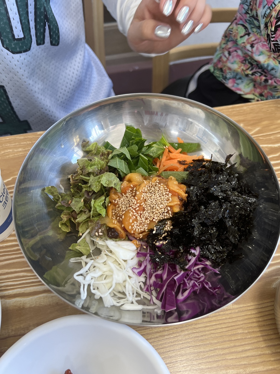 통영 비진도 해동회맛집 멍게비빔밥 신선한 해산물과 채소 음식