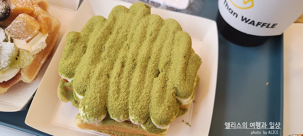 베러댄와플 센트럴파크호텔부산점에서 즐기는 생크림과일와플, 말차티라미수 와플, 라바짜 아메리카노