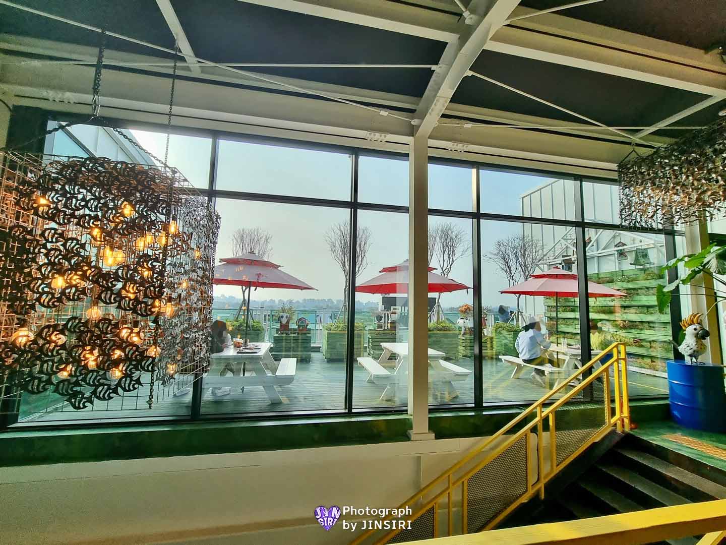 ๊นํฌ ์์ด ๋ณตํฉ๋ฌธํ๊ณต๊ฐ ๋ํ ๋ธ๋ฐ์น ๋ฒ ์ด์ปค๋ฆฌ ์นดํ 55๊ฐค๋ฐ