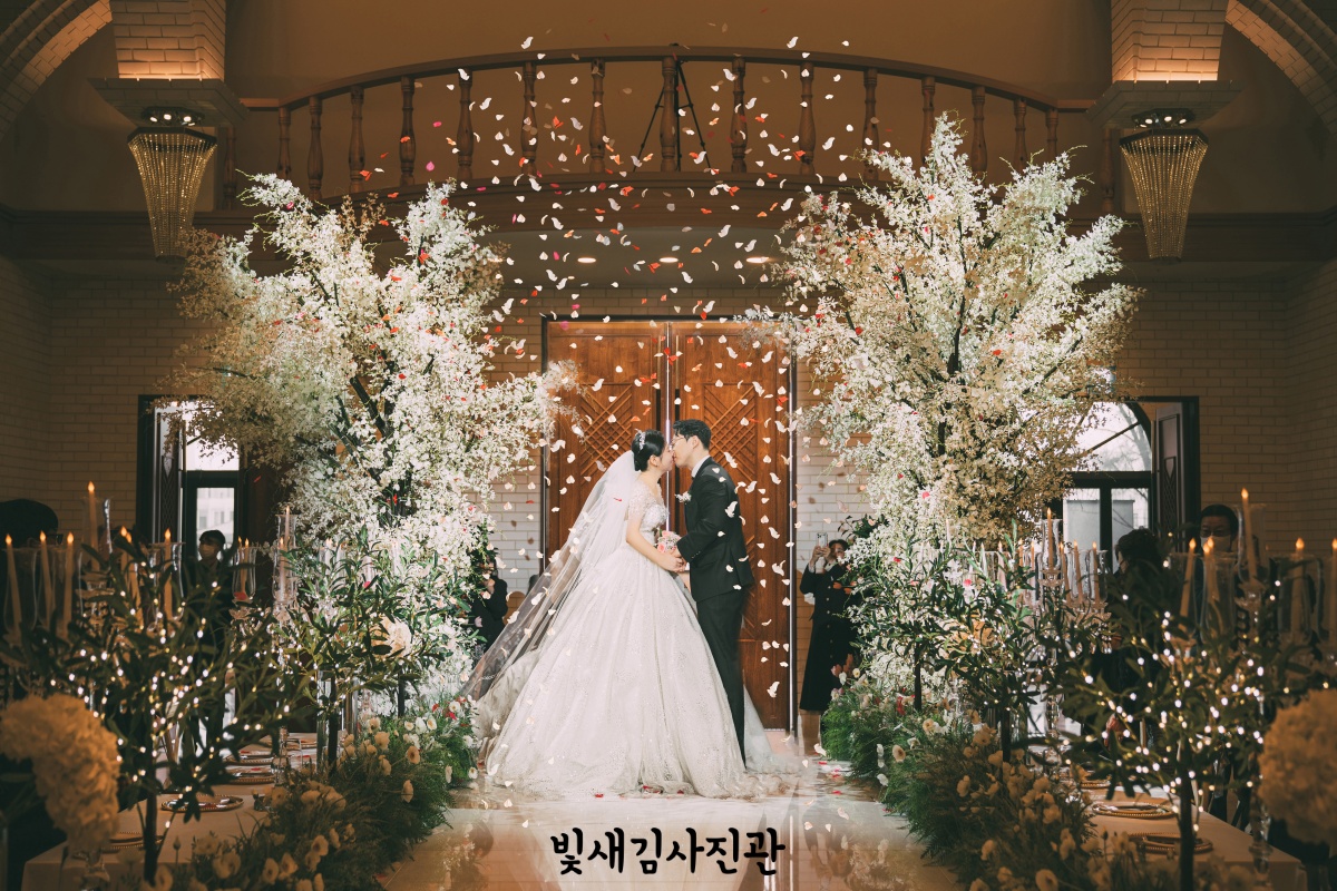 소풍컨벤션 베일리홀 플라워샤워 전경