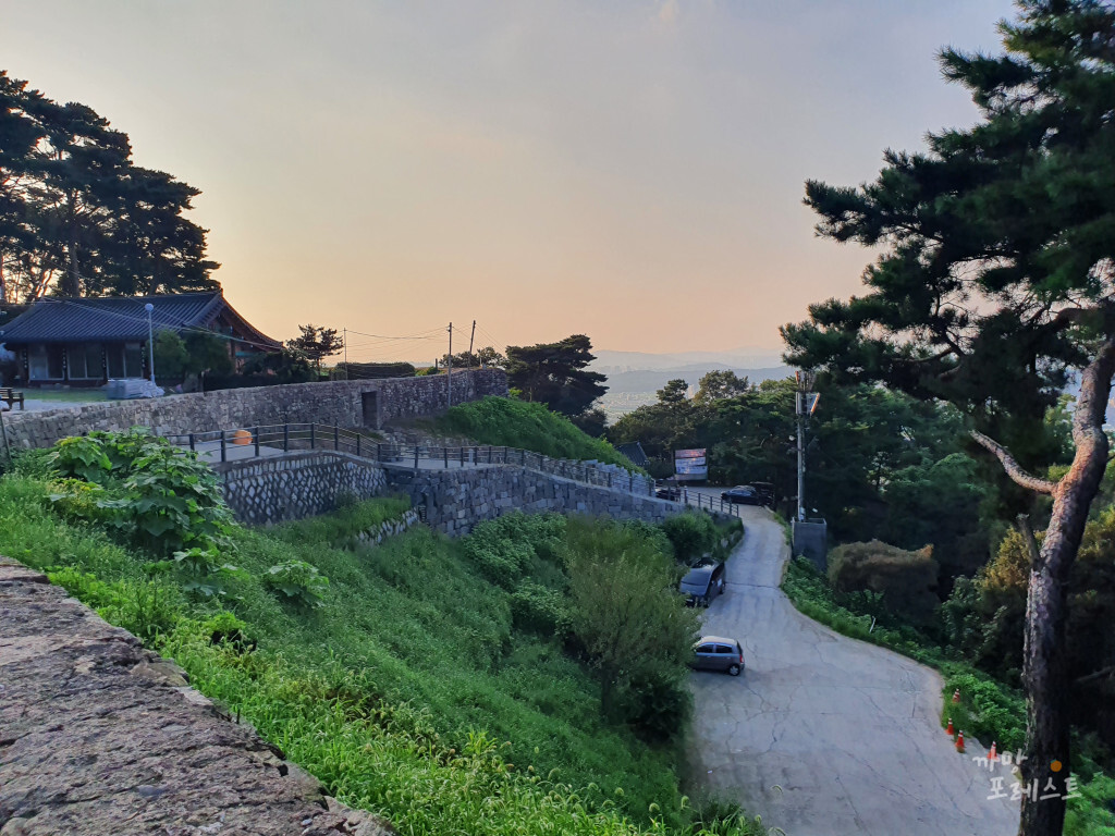 독산성 보적사 주차장