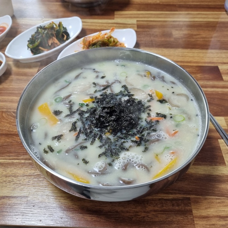 강원 인제 우리 캠핑 왔어요 메밀 옹심이 칼국수, 비빔 막국수, 감자전 맛집 추천