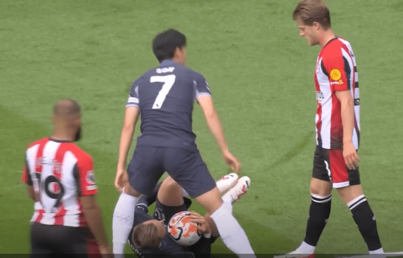 경기 중인 손흥민