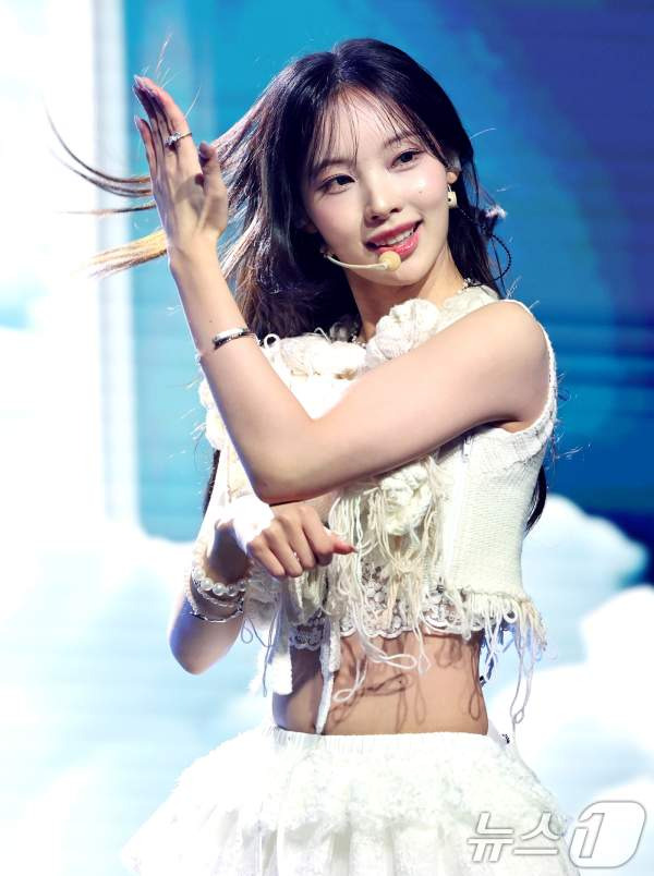 리센느 원이 '무섭노' 사투리 일베 논란 총정리! 나이, 프로필, 학력, 고향 거제, 키와 몸매 매력, 조국 이준석 정치권 공방 및 진중권 일침 심층 진단