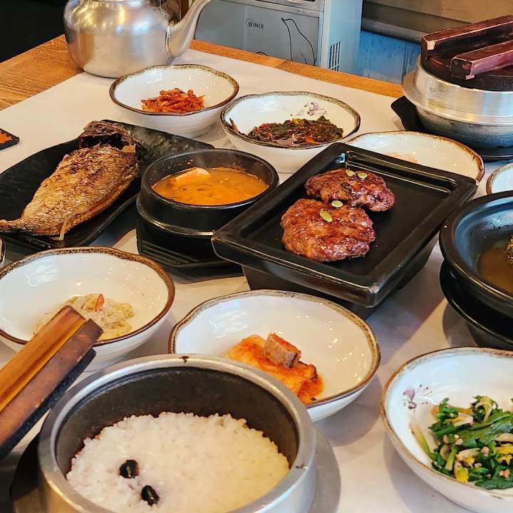 이천쌀밥 궁중음식 전문가 보리굴비 간장게장 떡갈비 불고기 한정식 이천 맛집