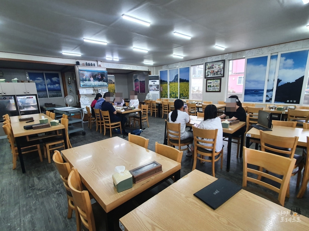 제주 용두암 해촌 매장 내부