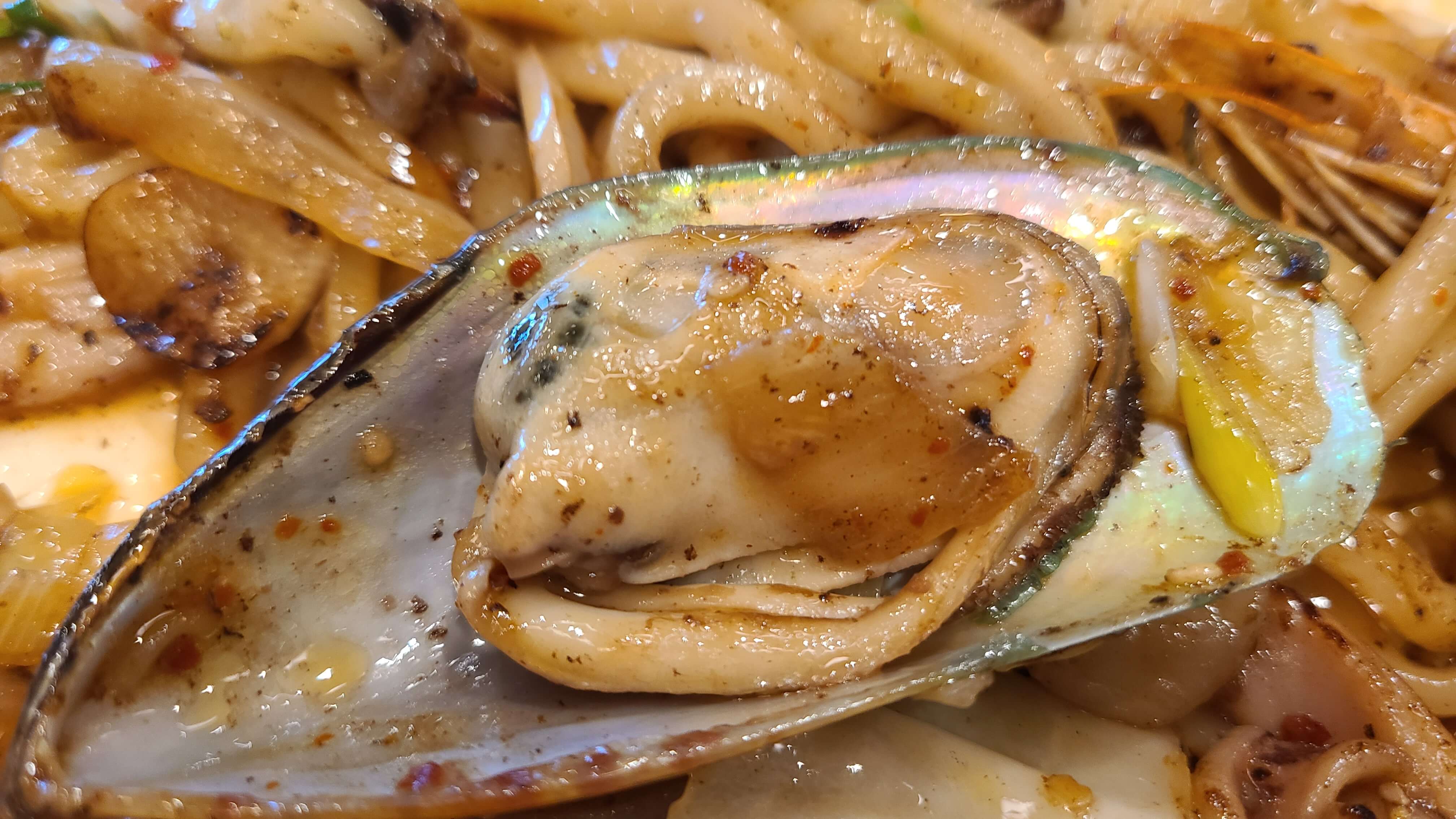 홍익돈까스-송도점-해물볶음우동-해산물