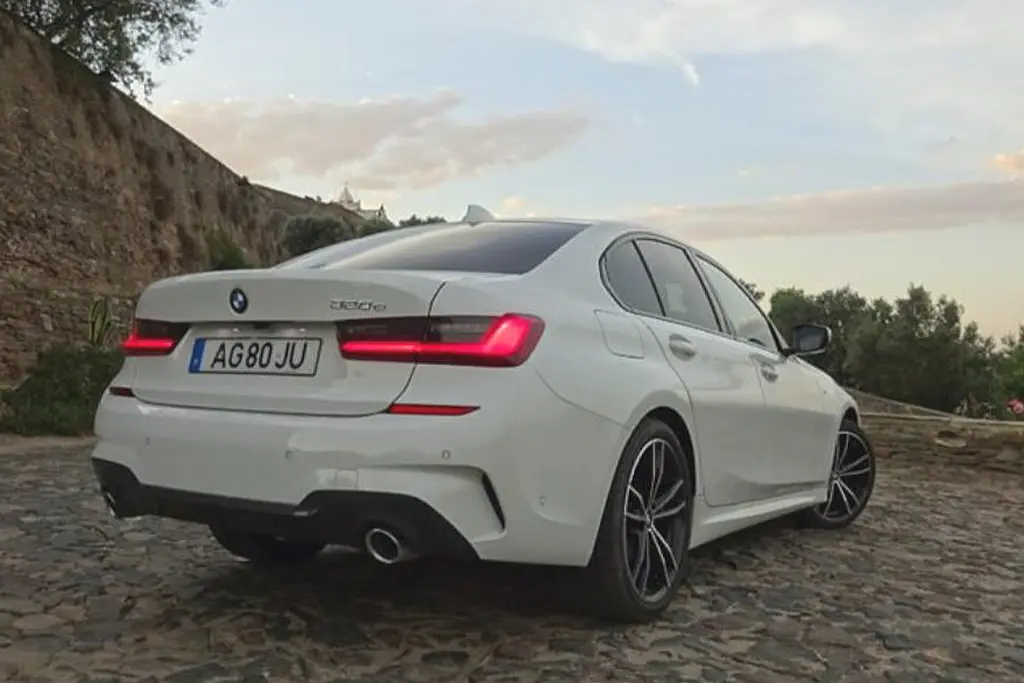 2022 BMW 320e 실구매가 모의견적 연비 실내 디자인 인테리어 총정리
