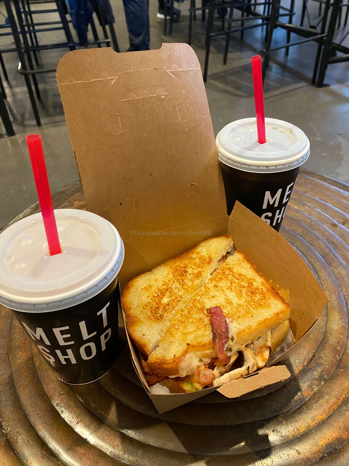 푸드코트 우드버리 아울렛