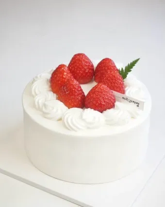 케이크 예약 선물 생크림 가나슈 과일 기념일에 딱 맞는 디자인 고르기_17