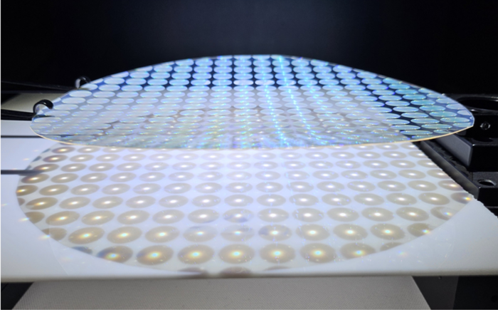 메타렌즈 대량생산 시대 개막: '카툭튀'의 종말, 삼성·애플 카메라 판도가 바뀐다