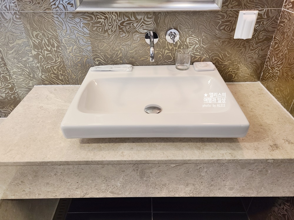 잠실 위치 좋은 파로스 호텔 디럭스 더블룸 투숙 후기 잠실 주경기장 근처 호텔