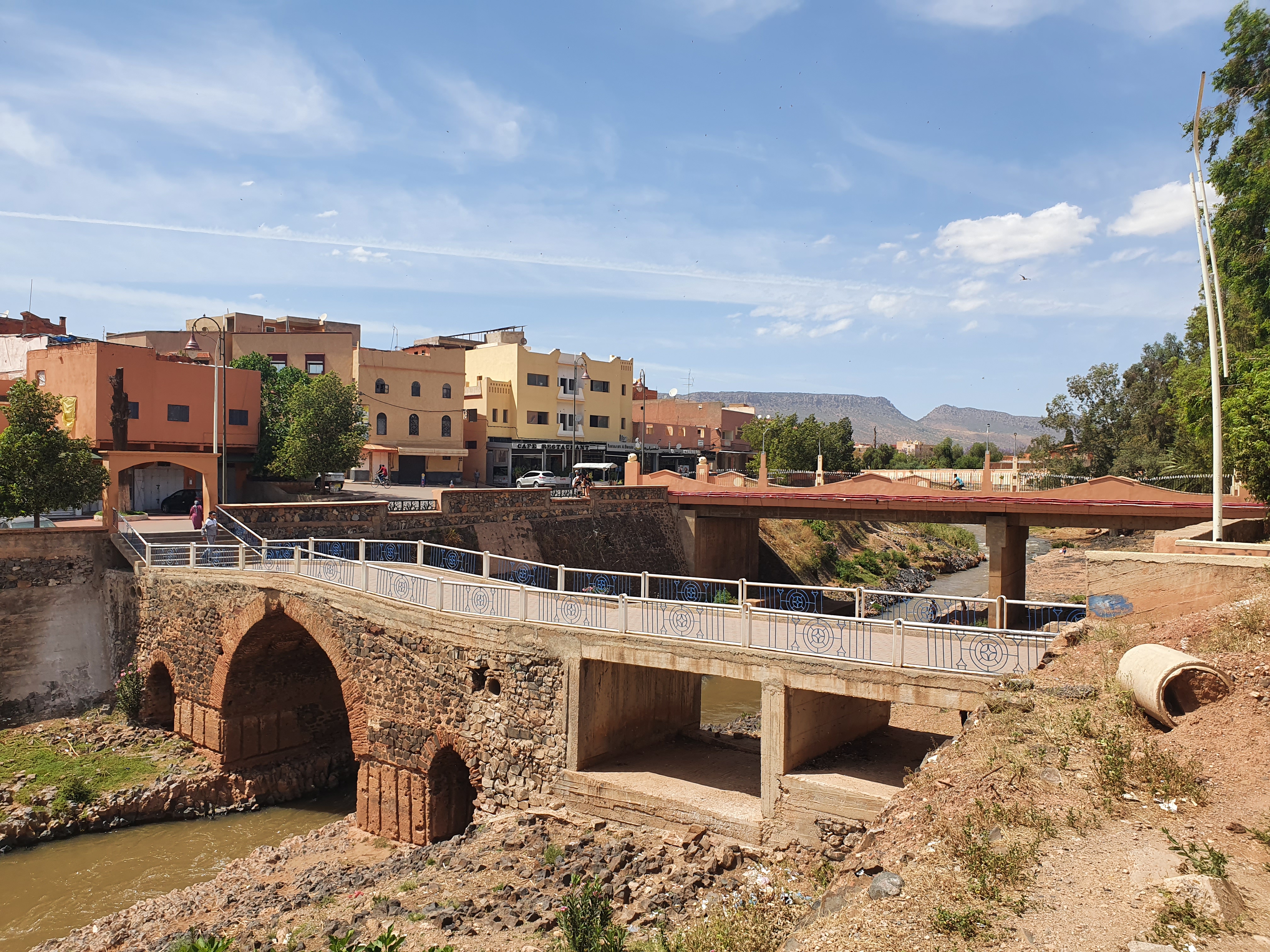 모로코 케니프라 우에드 엘 아비드 강